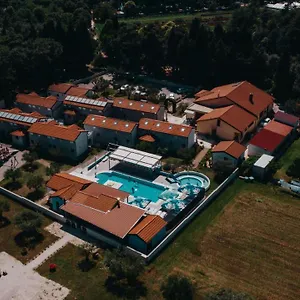 3* Курортный комплекс Zatisje